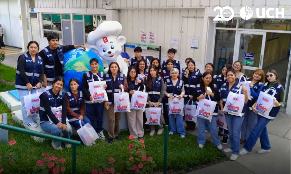Del aula a la industria: estudiantes UCH visitan planta de Bimbo