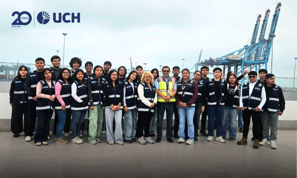 Estudiantes UCH conocen operaciones logísticas en el Puerto del Callao