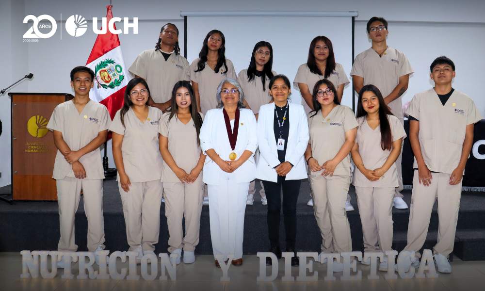 Estudiantes de Nutrición UCH viven emotiva ceremonia