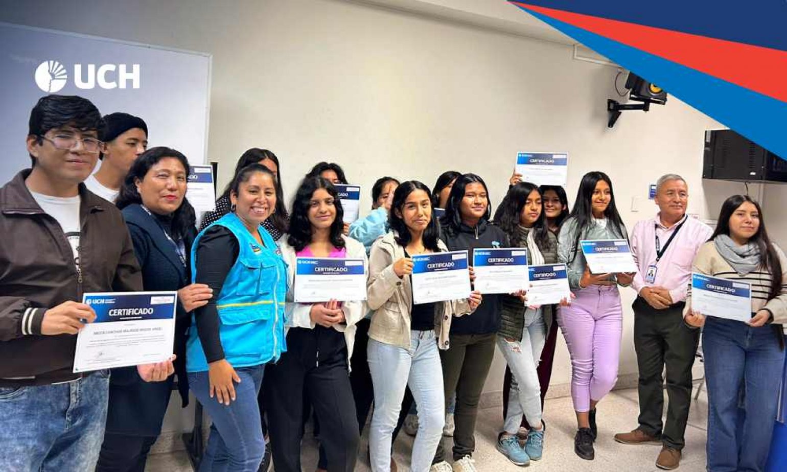 Estudiantes de la UCH fortalecen capacidades sobre gestión y marketing a jóvenes usuarias del Centro Emergencia Mujer (CEM) de Ancón