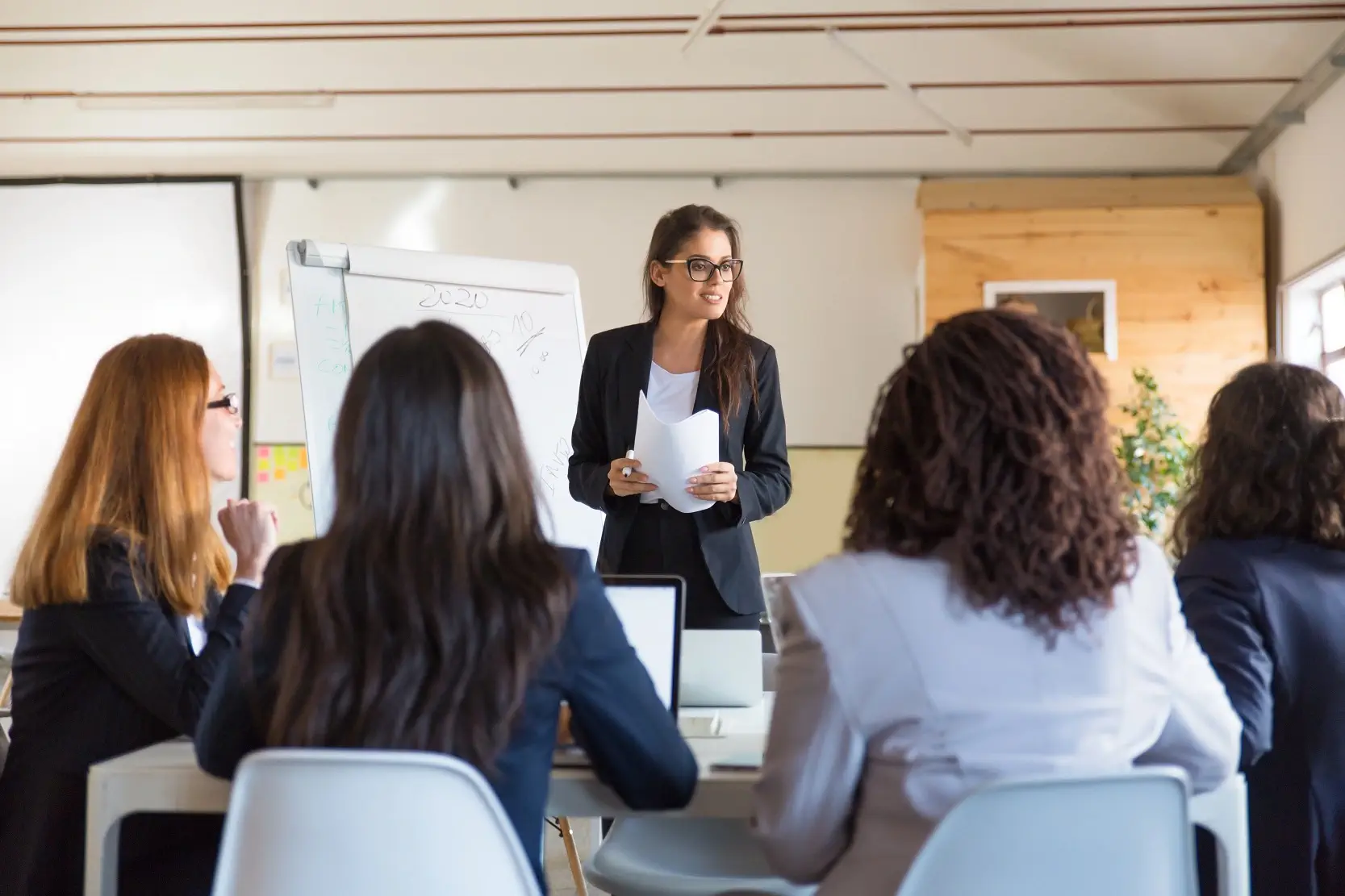 Alumnos asistendo a las asesorias de empleabilidad