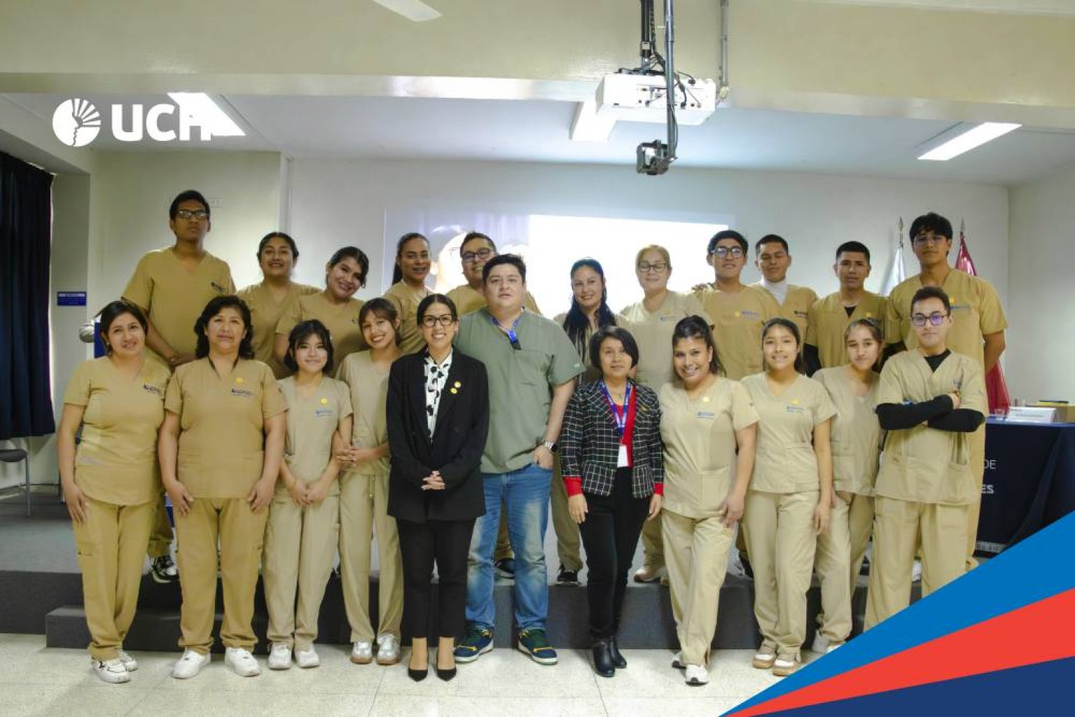 Imposición de Uniformes marca el compromiso de los estudiantes de Nutrición y Dietética de la UCH