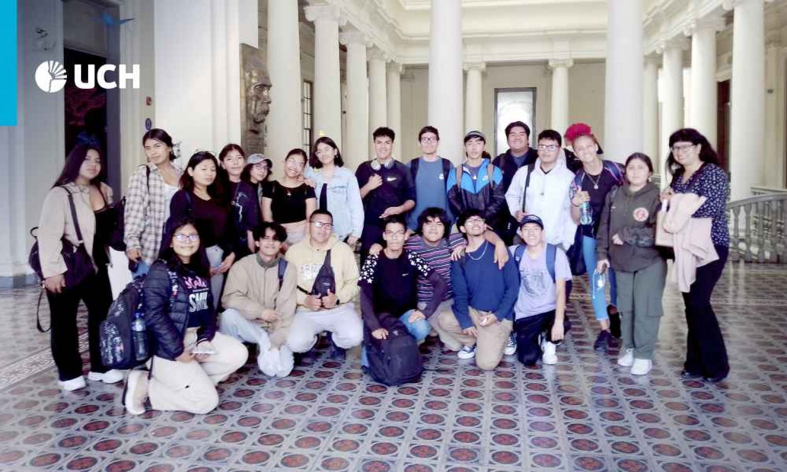 Estudiantes de Comunicación y Medios Digitales visitaron sedes del diario El Peruano, la Agencia Andina y la Casa de la Literatura